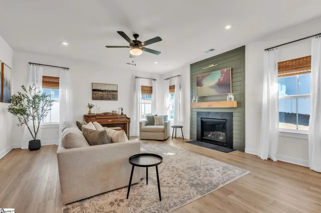 $3,000 | 401 Aztec Court, Greenville, SC 29607