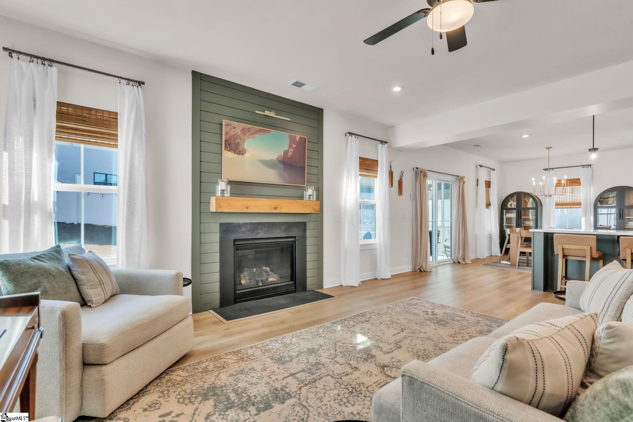 401 Aztec Court Greenville, SC 29607 - Photo 6 of 48