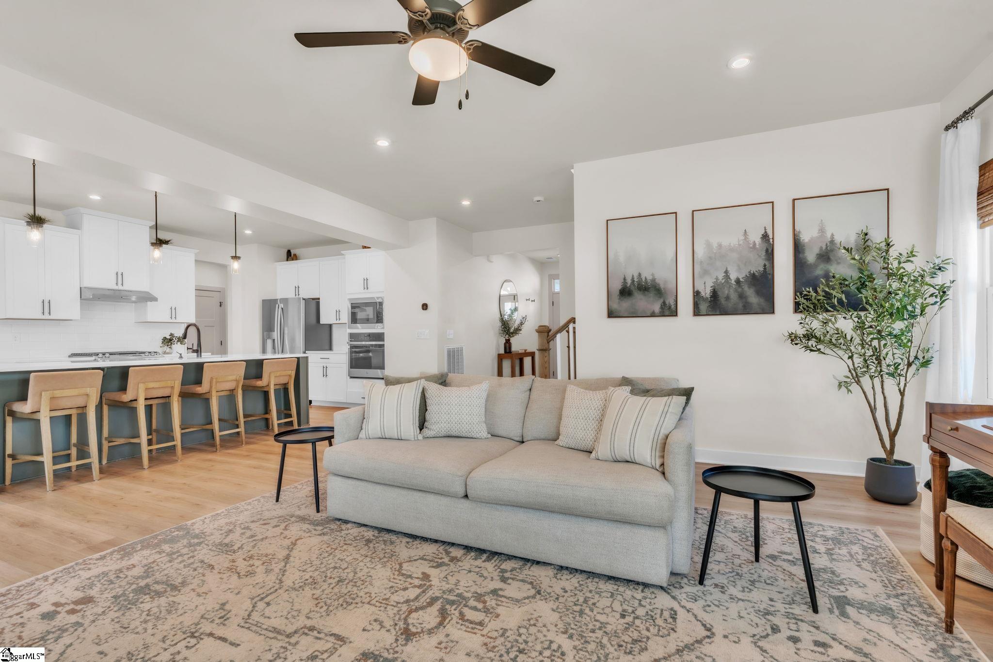 401 Aztec Court Greenville, SC 29607 - Photo 7 of 48