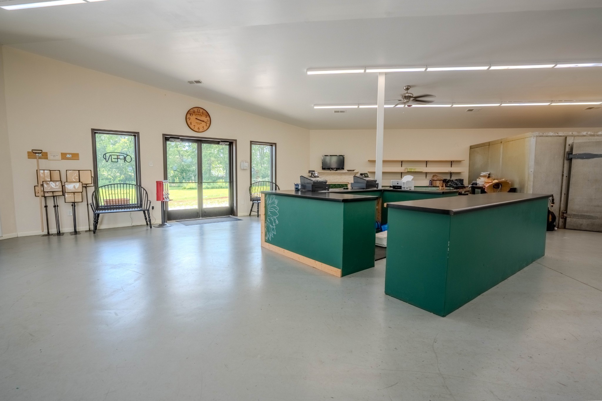 2461 Bodenham Road Pulaski, TN 38478 - Photo 7 of 59 a kitchen with lots of counter top space