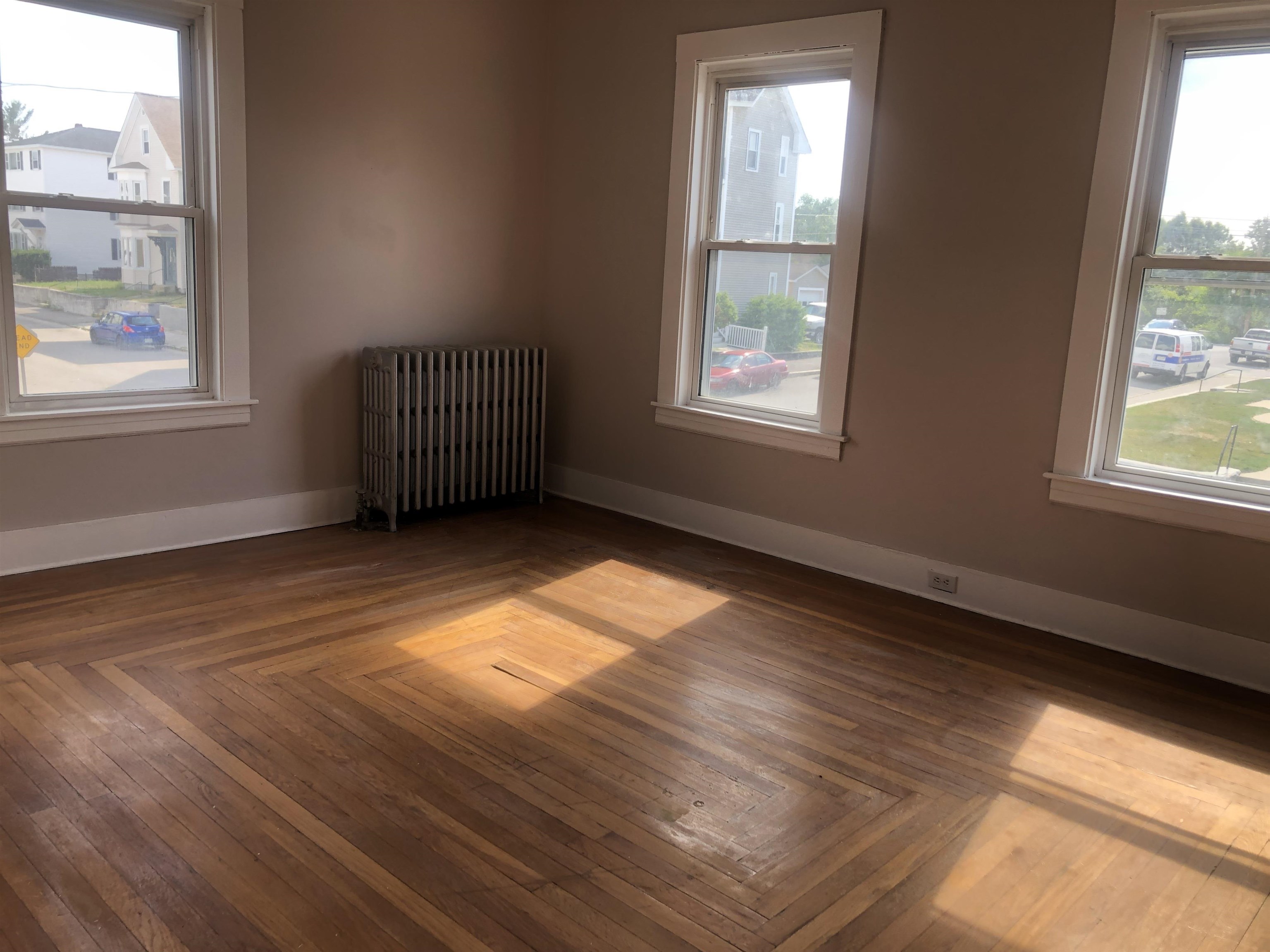 183 Cartier Street Manchester, NH 03102 - Photo 5 of 17