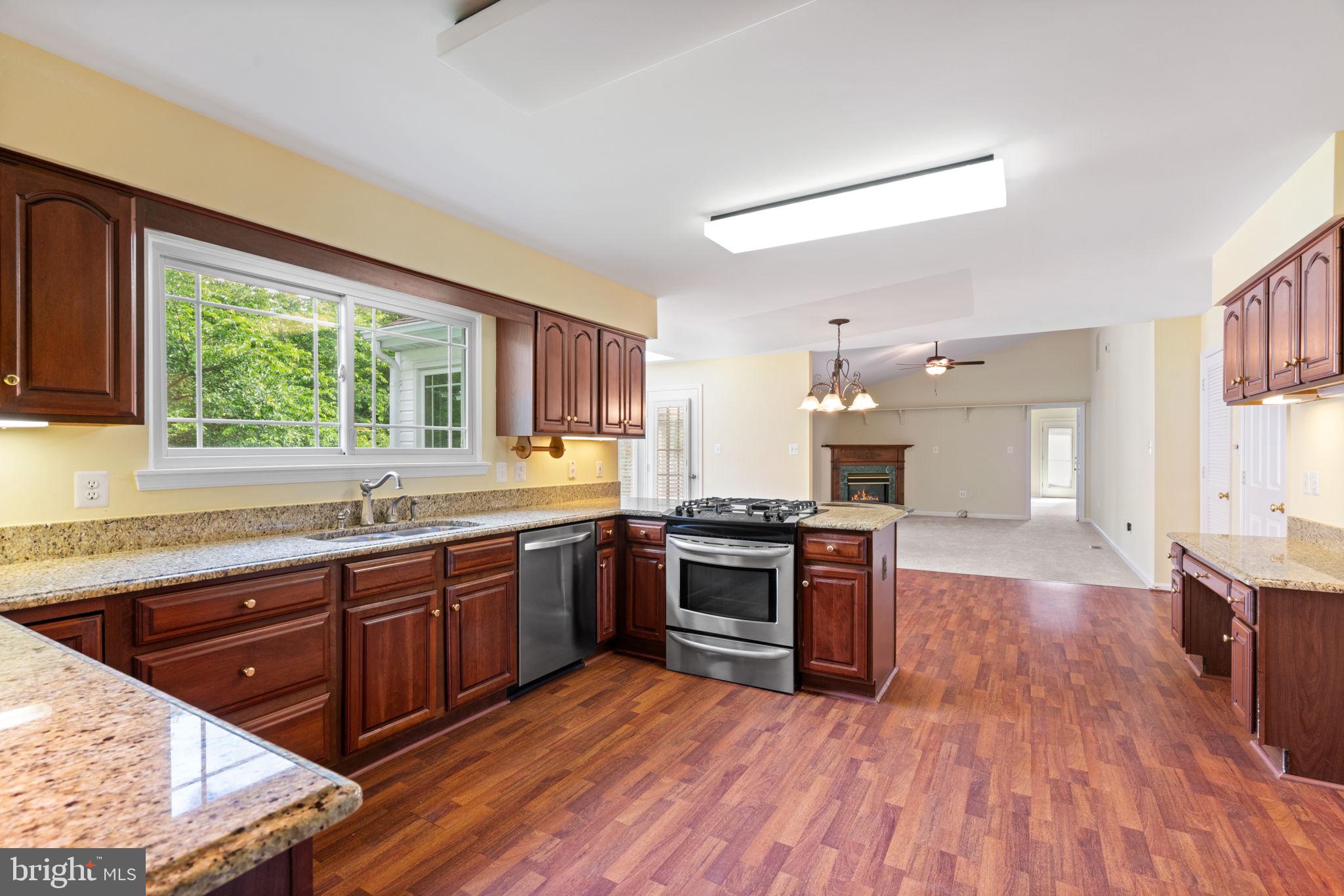 6449 Morris Road Spotsylvania, VA 22551 - Photo 28 of 61 Kitchen