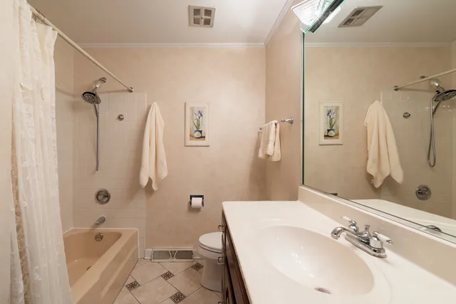 $465,000 | 795 Plymouth Road, Hoffman Estates, IL 60192