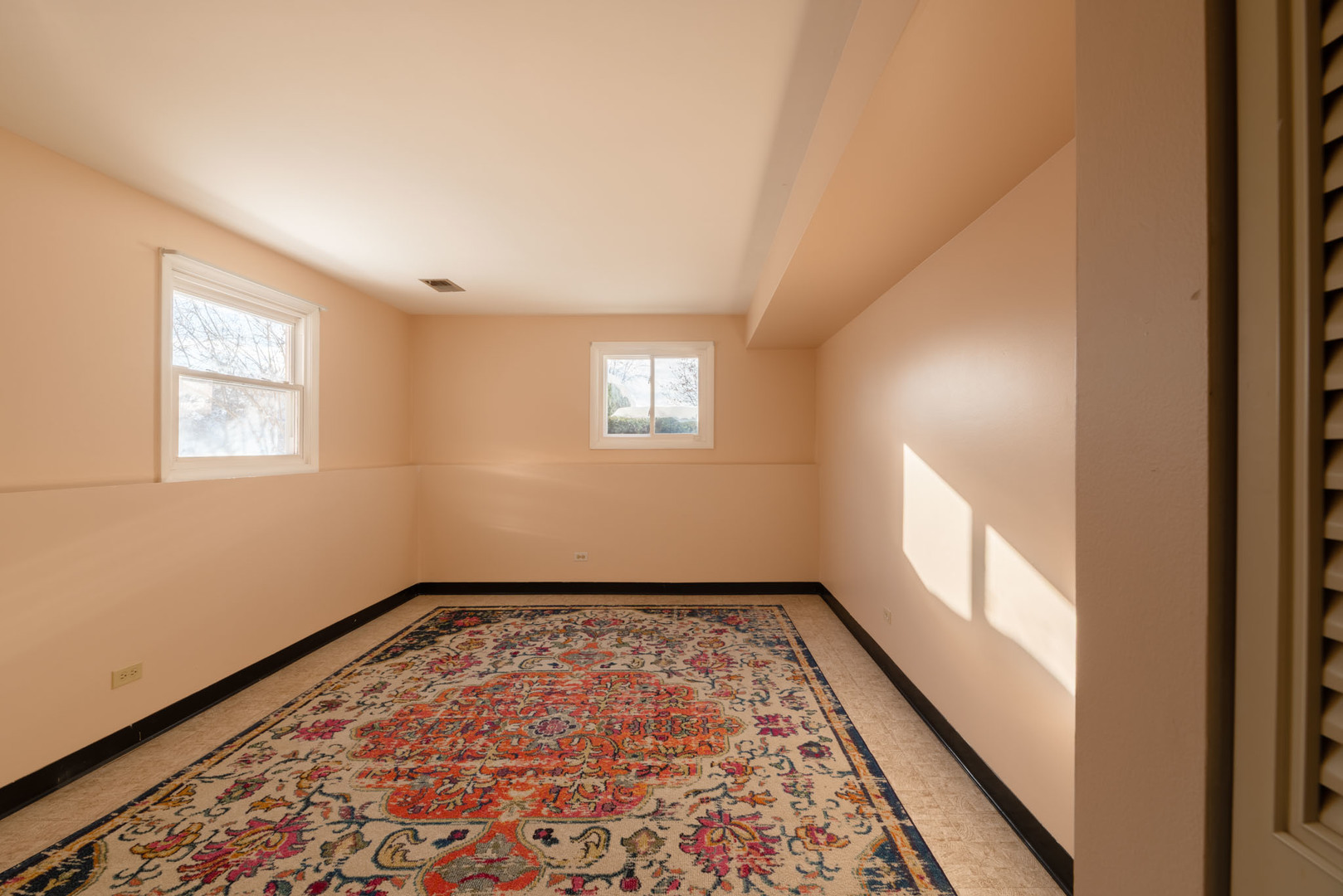 795 Plymouth Road Hoffman Estates, IL 60192 - Photo 23 of 26 a view of an empty room and window