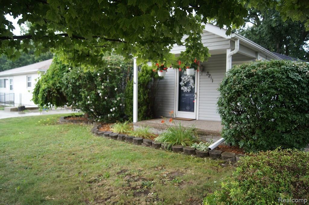 3211 Crooks Road Rochester Hills, MI 48309 - Photo 3 of 18