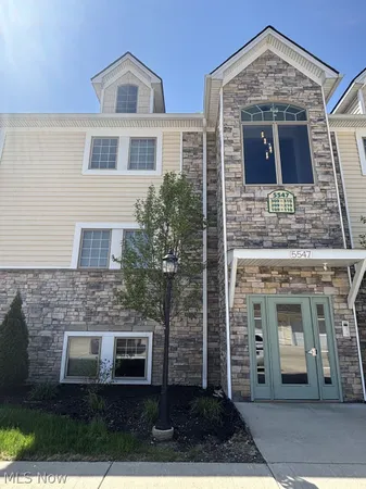 $197,500 | 5547 Beavercrest Drive, Unit 209, Lorain, OH 44053
