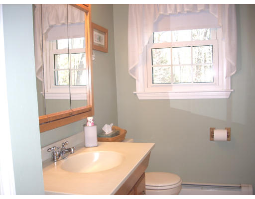 228 Old Farm Road Hanover, MA 02339 - Photo 18 of 26 Gallery Image 18