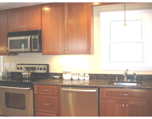 228 Old Farm Road Hanover, MA 02339 - Photo 9 of 26 Gallery Image 9