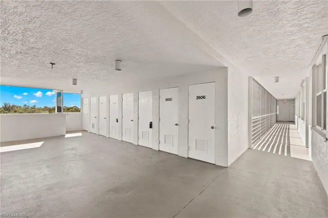 $3,500 | 290 Naples Cove Drive, Unit 2602, Naples, FL 34110