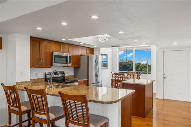 $3,500 | 290 Naples Cove Drive, Unit 2602, Naples, FL 34110