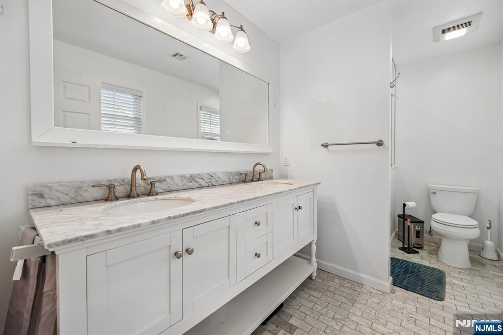 73 Forest Place Rochelle Park, NJ 07662 - Photo 23 of 34