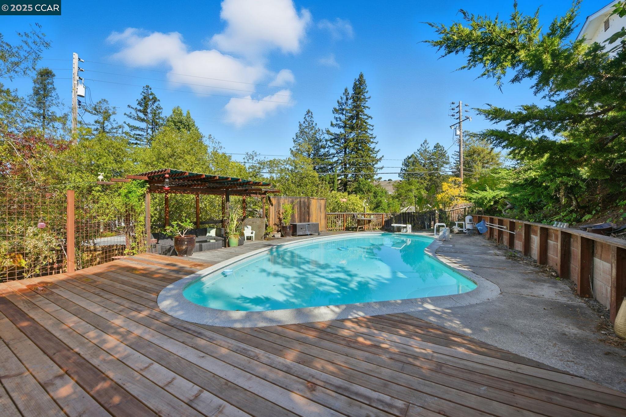 92 Gaywood Place Moraga, CA 94556 - Photo 33 of 52 a view of a backyard with sitting area