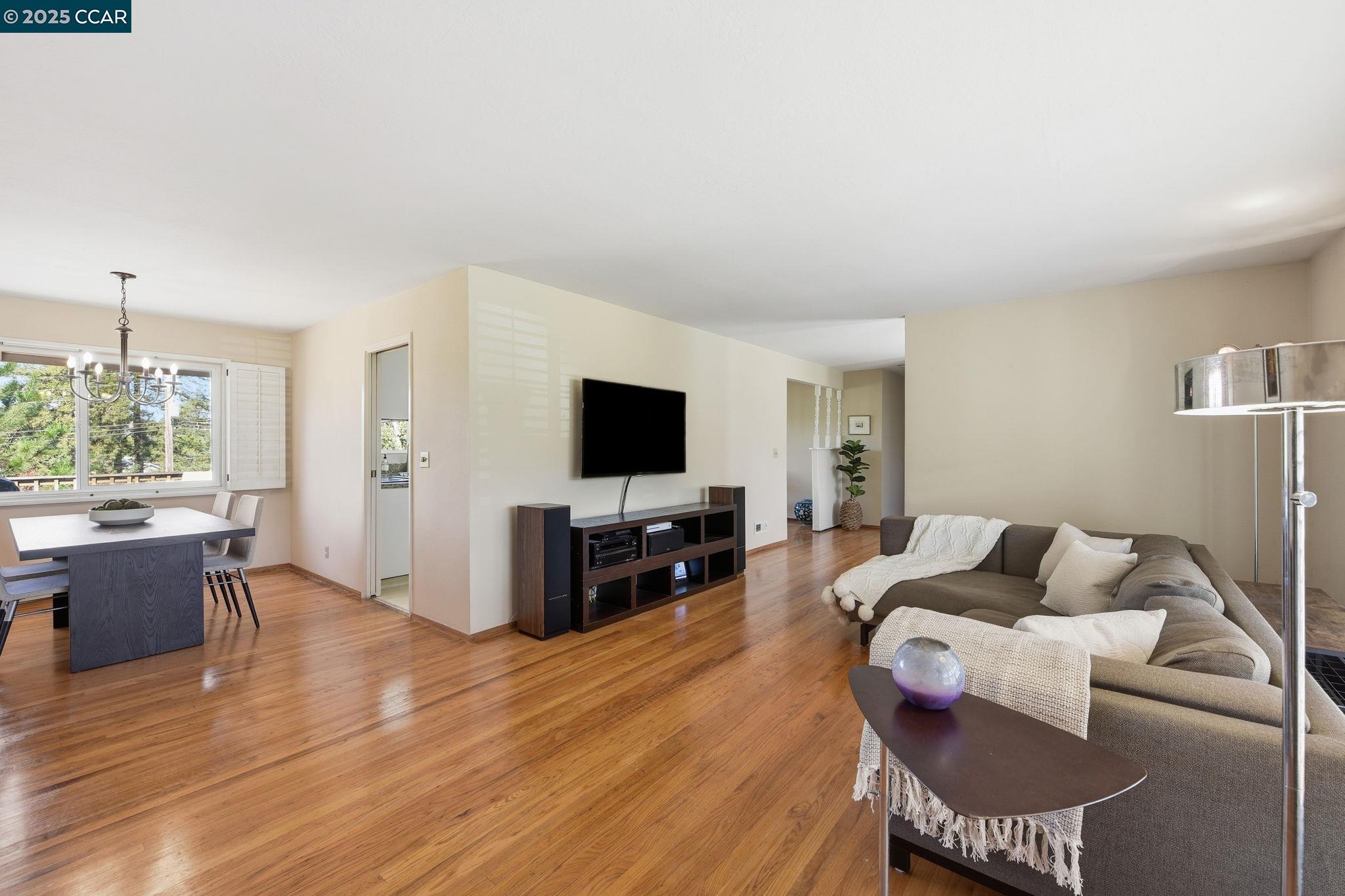 92 Gaywood Place Moraga, CA 94556 - Photo 4 of 52 a living room with furniture and a flat screen tv