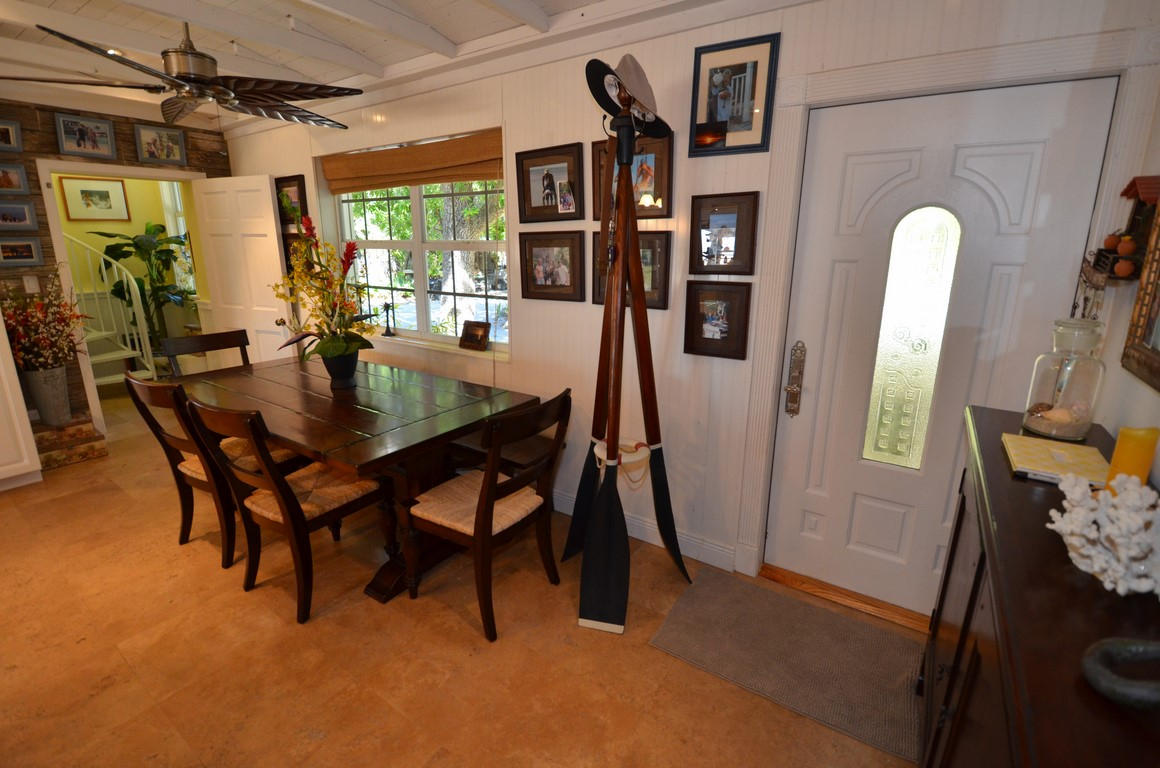 60 Pelican Road Marathon, FL 33050 - Photo 17 of 47 Dinning Area