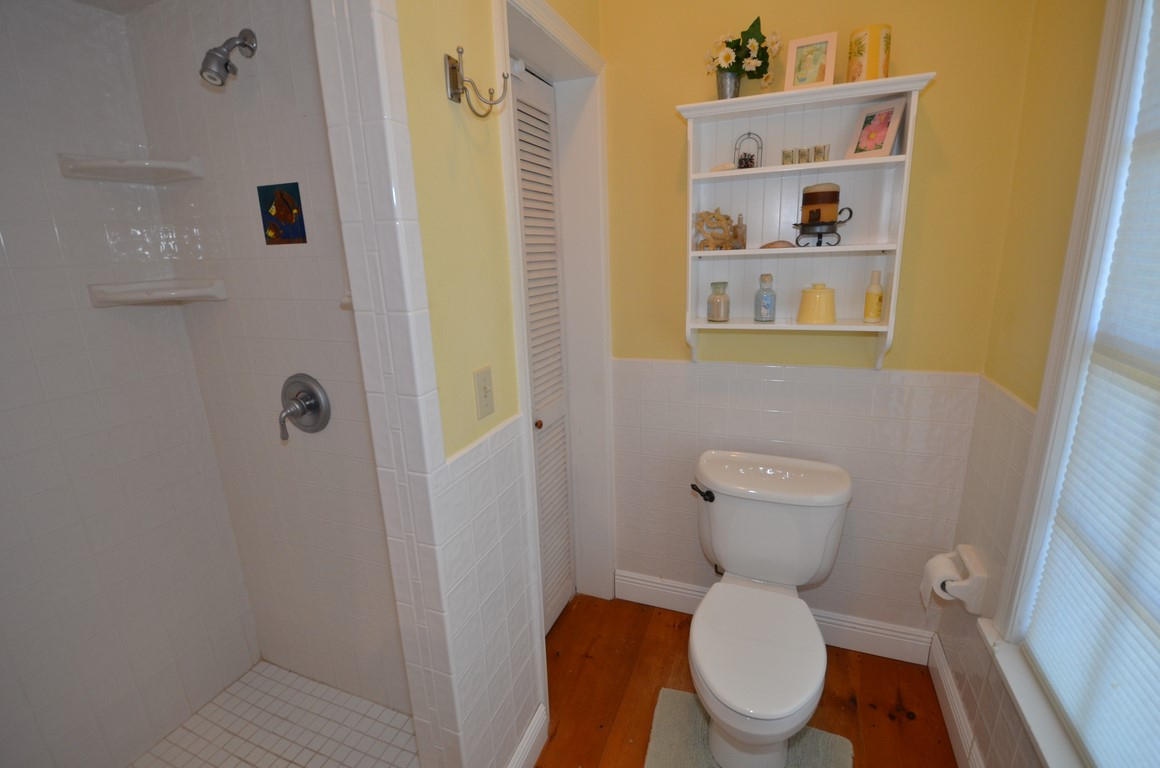 60 Pelican Road Marathon, FL 33050 - Photo 24 of 47 Master Bath (2)