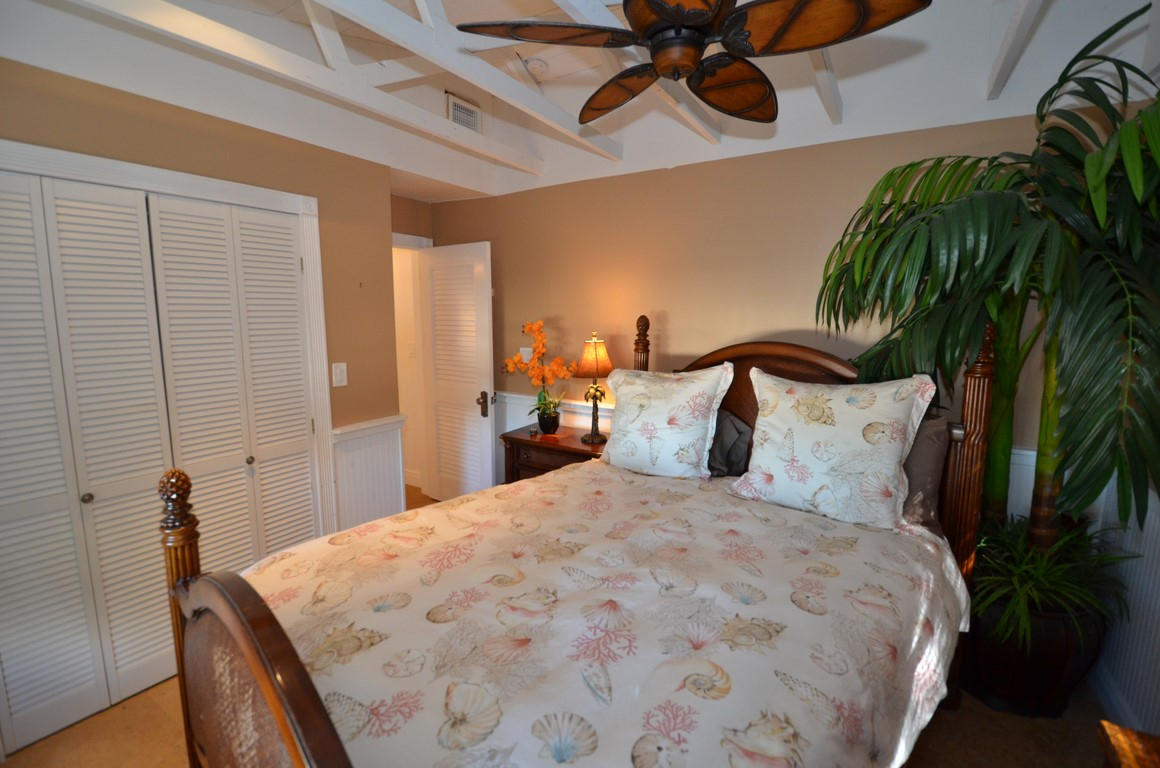 60 Pelican Road Marathon, FL 33050 - Photo 37 of 47 Guest Room (2)