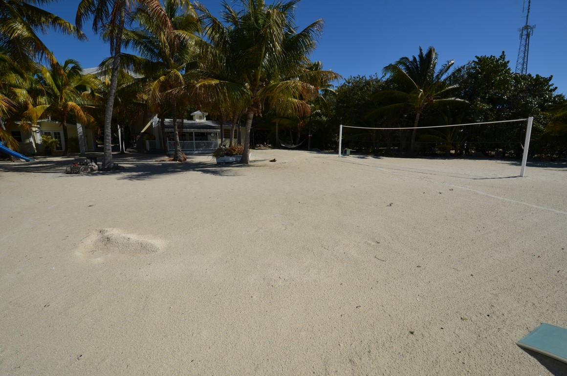 60 Pelican Road Marathon, FL 33050 - Photo 9 of 47 Beach and Volleyball