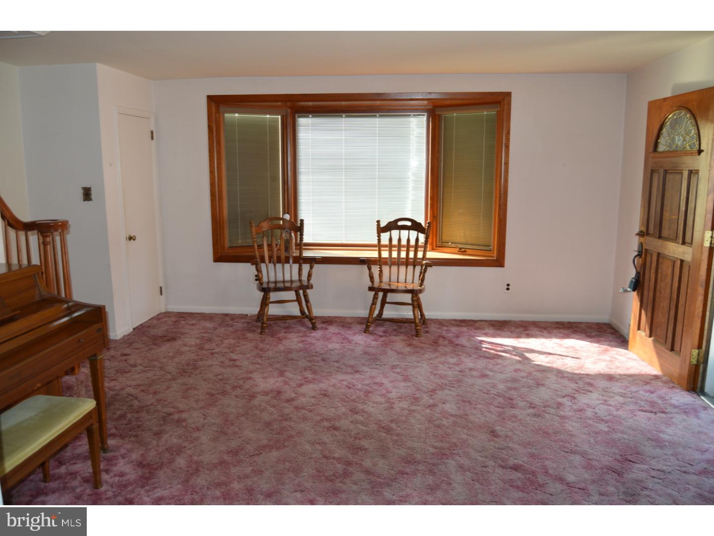 409 Russell Street Ridley Park, PA 19078 - Photo 3 of 15 Living Room