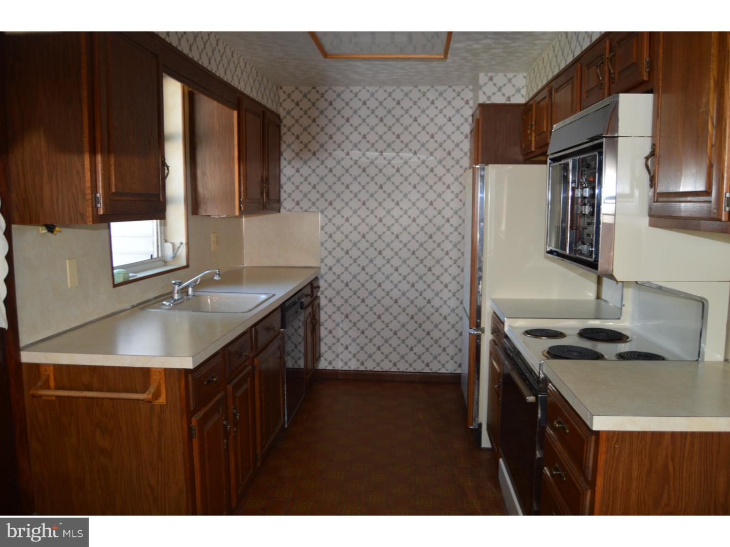 409 Russell Street Ridley Park, PA 19078 - Photo 6 of 15 Kitchen