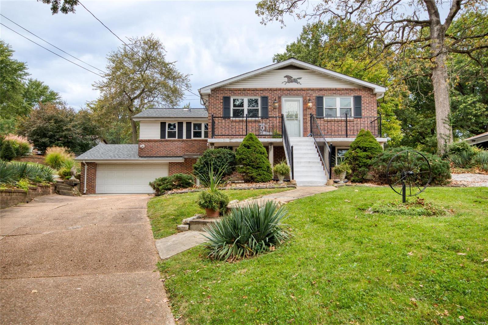 7141 Becker Road Oakville, MO 63129 - Photo 1 of 40 Gallery Image 1