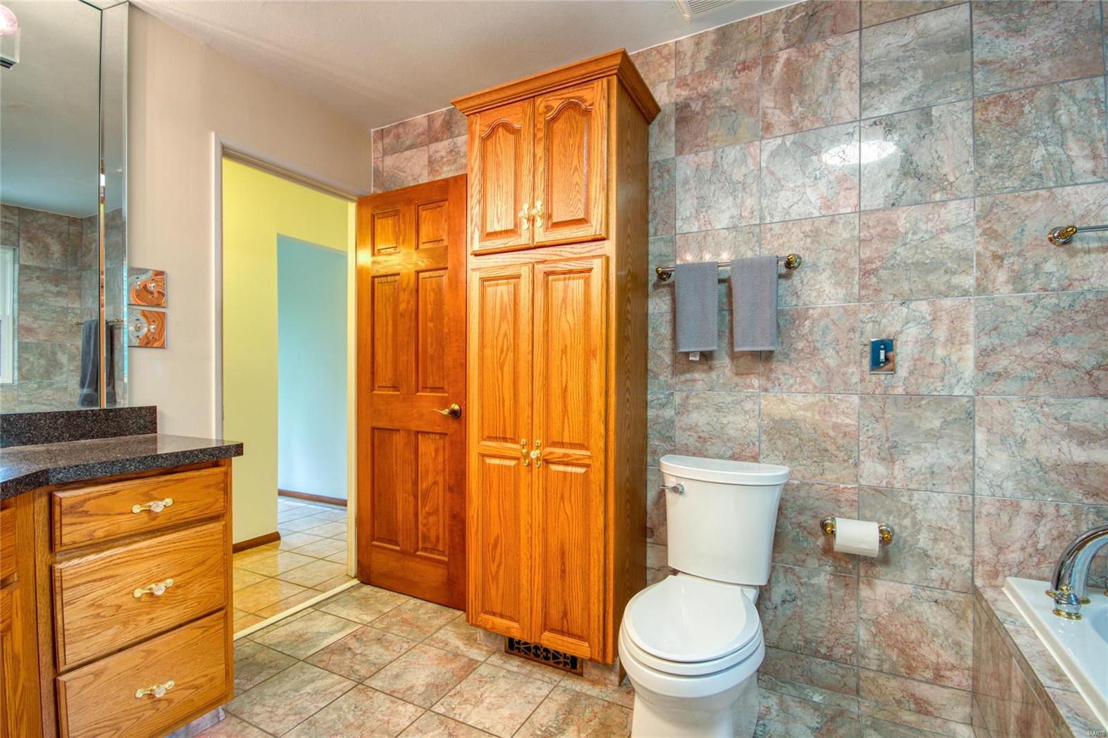 7141 Becker Road Oakville, MO 63129 - Photo 15 of 40 Gallery Image 15