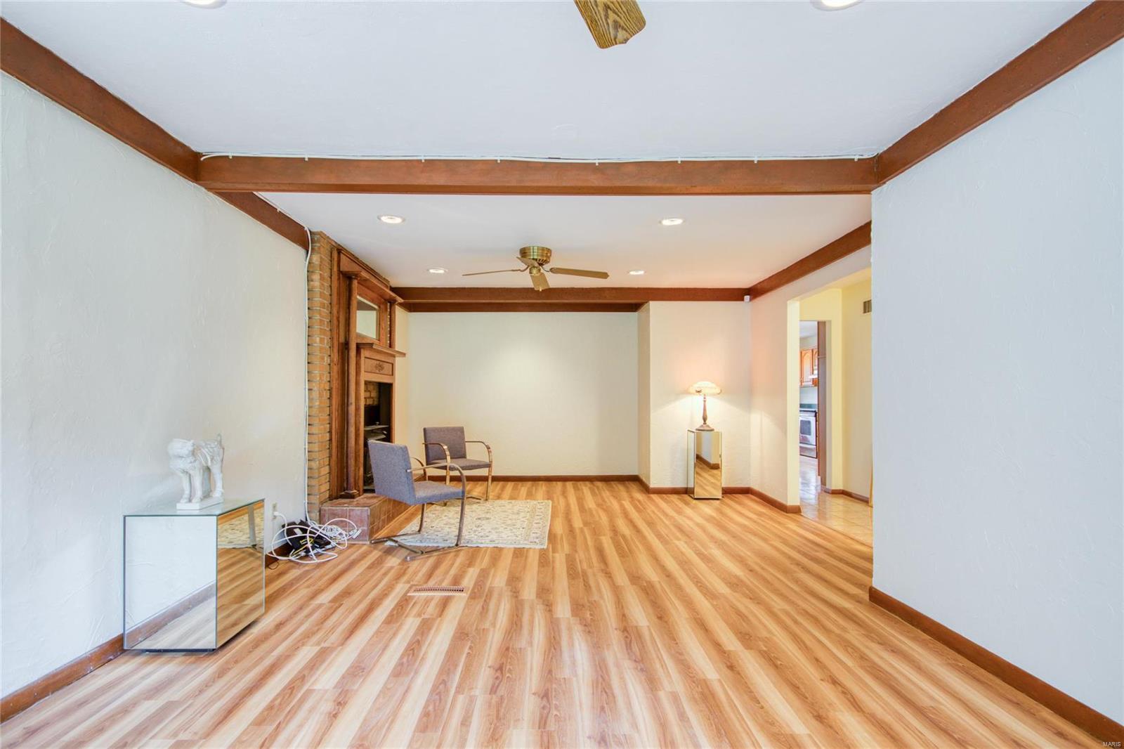 7141 Becker Road Oakville, MO 63129 - Photo 8 of 40 Gallery Image 8