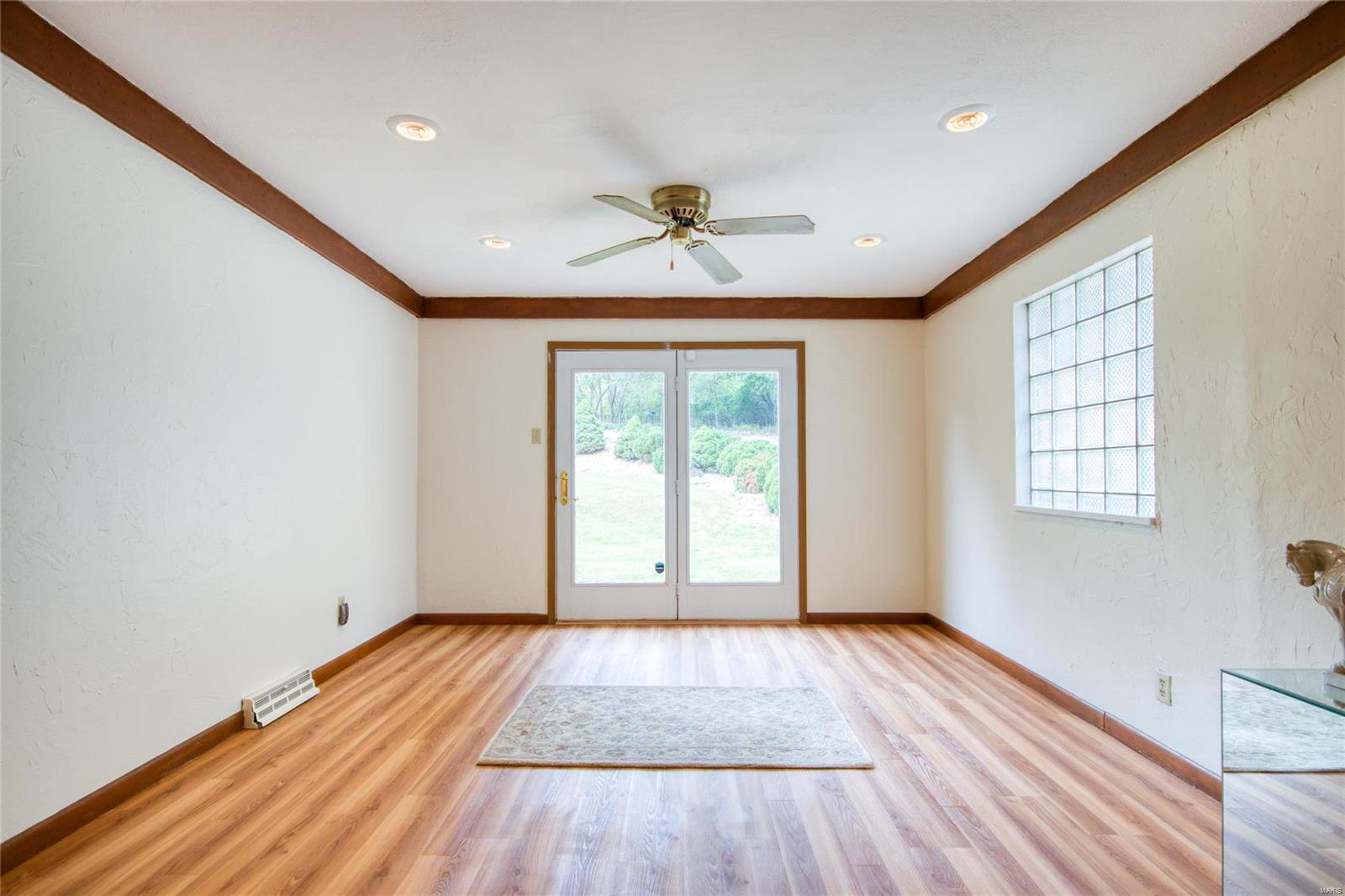 7141 Becker Road Oakville, MO 63129 - Photo 9 of 40 Gallery Image 9