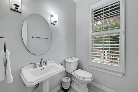 $5,000 | 1111 East Riverside Drive, Austin, TX 78704