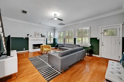 $5,000 | 1111 East Riverside Drive, Austin, TX 78704