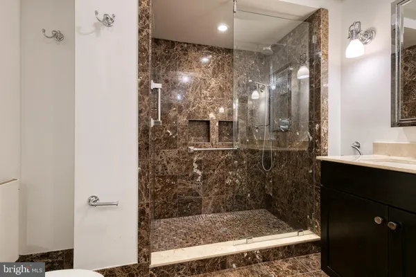 $4,000 | 1220 Bank Street, Unit 410, Baltimore, MD 21202