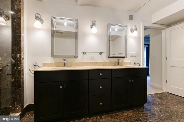 $4,000 | 1220 Bank Street, Unit 410, Baltimore, MD 21202