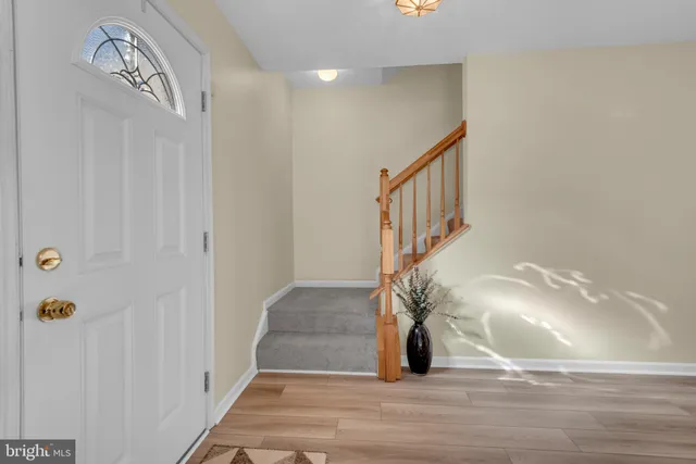 a view of entryway and hall