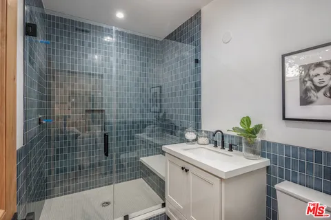 $2,595,000 | 913 South Mullen Avenue, Los Angeles, CA 90019