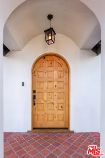 $2,595,000 | 913 South Mullen Avenue, Los Angeles, CA 90019