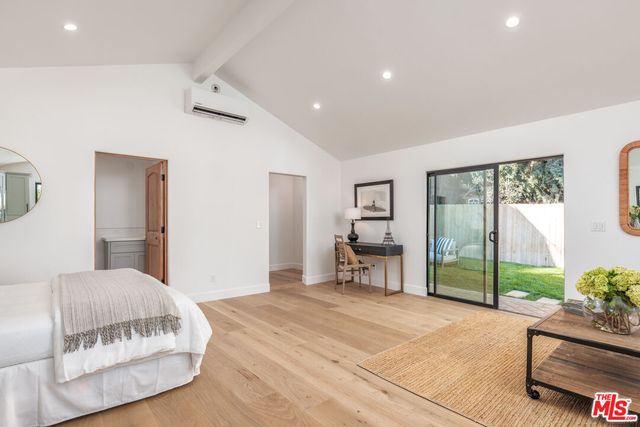 $2,595,000 | 913 South Mullen Avenue, Los Angeles, CA 90019