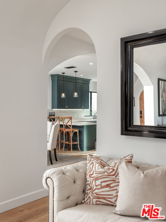 913 South Mullen Avenue Los Angeles, CA 90019 - Photo 47 of 56