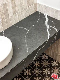 $2,595,000 | 913 South Mullen Avenue, Los Angeles, CA 90019