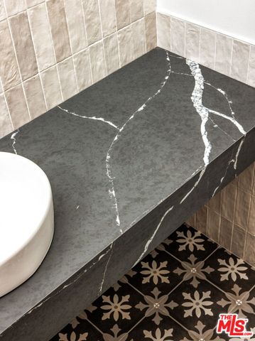 $2,595,000 | 913 South Mullen Avenue, Los Angeles, CA 90019