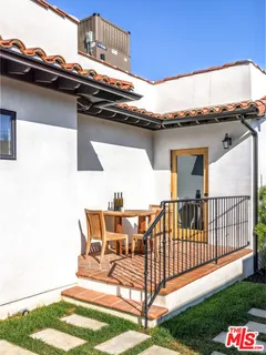 $2,595,000 | 913 South Mullen Avenue, Los Angeles, CA 90019