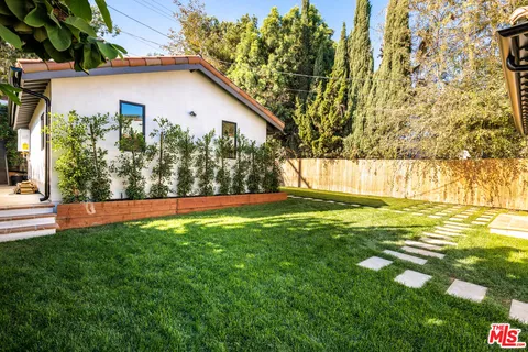 $2,595,000 | 913 South Mullen Avenue, Los Angeles, CA 90019