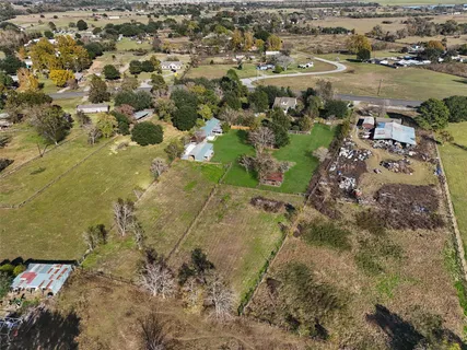 a picture of floor with a white wall