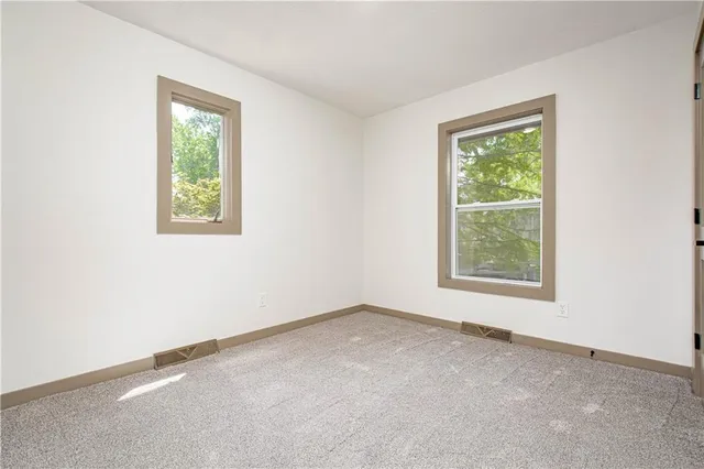 $272,500 | 804 Northwest N Summit Circle, Blue Springs, MO 64015