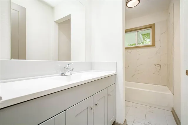 $272,500 | 804 Northwest N Summit Circle, Blue Springs, MO 64015