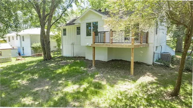 $272,500 | 804 Northwest N Summit Circle, Blue Springs, MO 64015