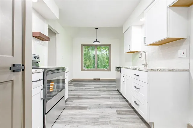 $272,500 | 804 Northwest N Summit Circle, Blue Springs, MO 64015