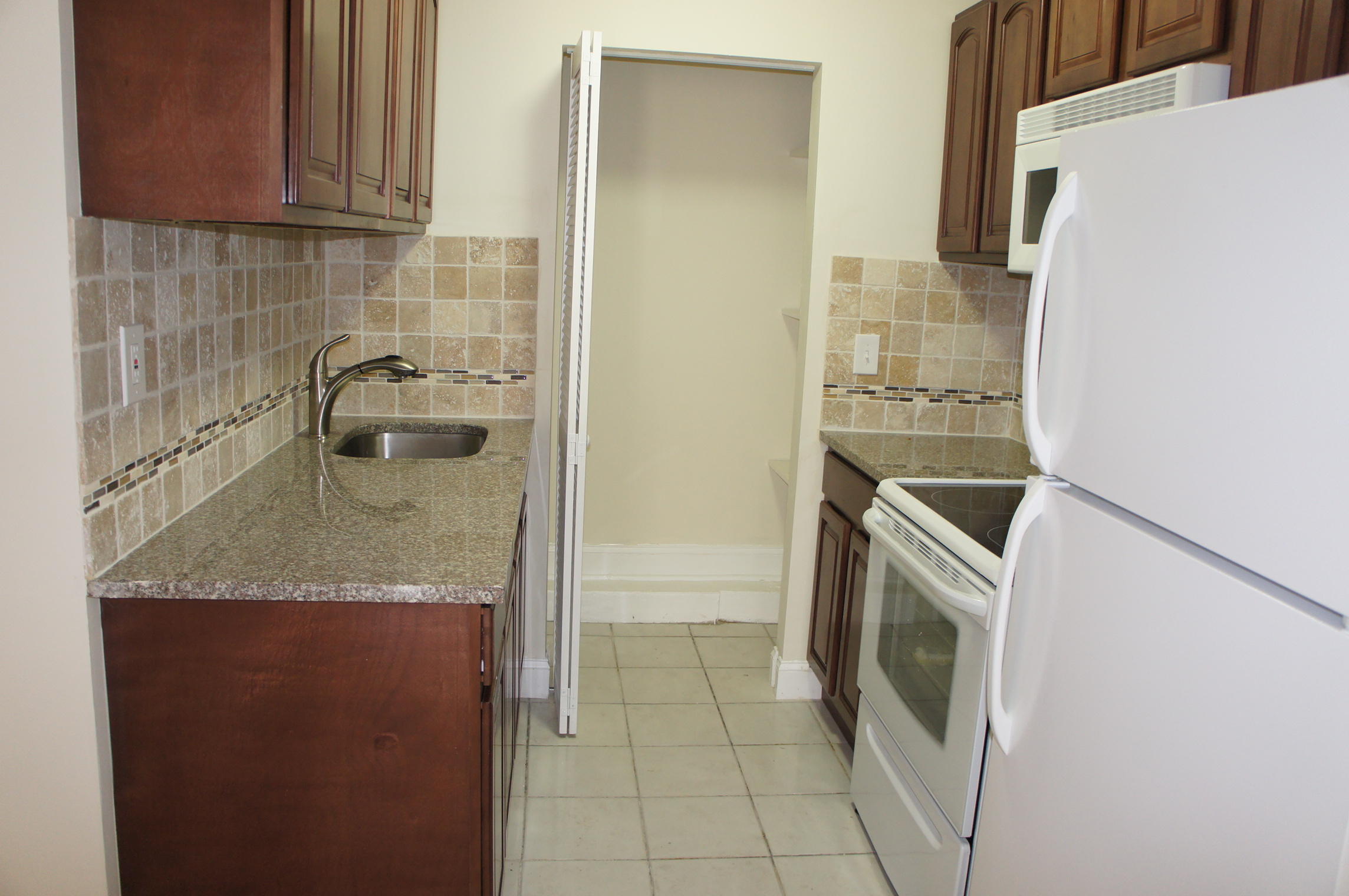 1820 Northwest 15th Vista, Unit 15 Boca Raton, FL 33432 - Photo 3 of 7 069