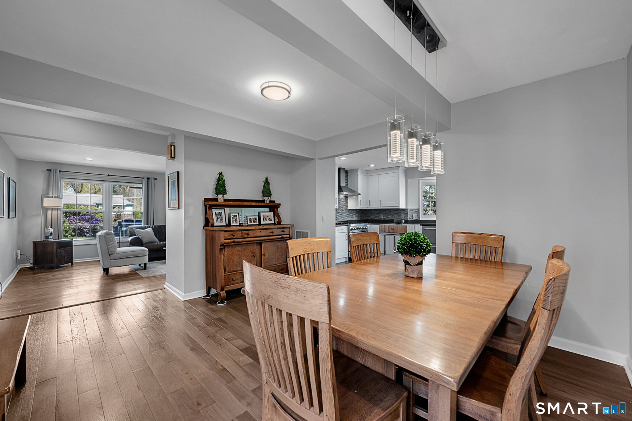 273 Osborne Hill Road Fairfield, CT 06824 - Photo 12 of 40 This space is perfect for effortless entertaining.