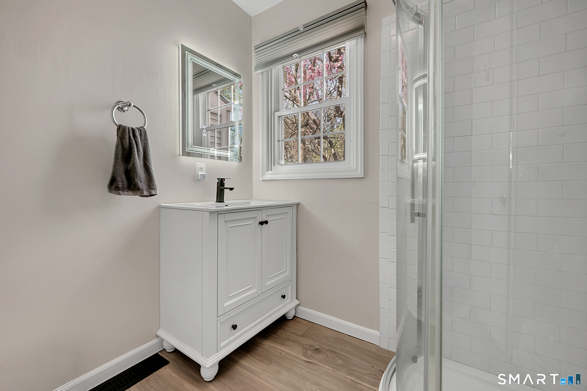 273 Osborne Hill Road Fairfield, CT 06824 - Photo 24 of 40 The en-suite Bathroom for the third Bedroom is perfect for guests or family.