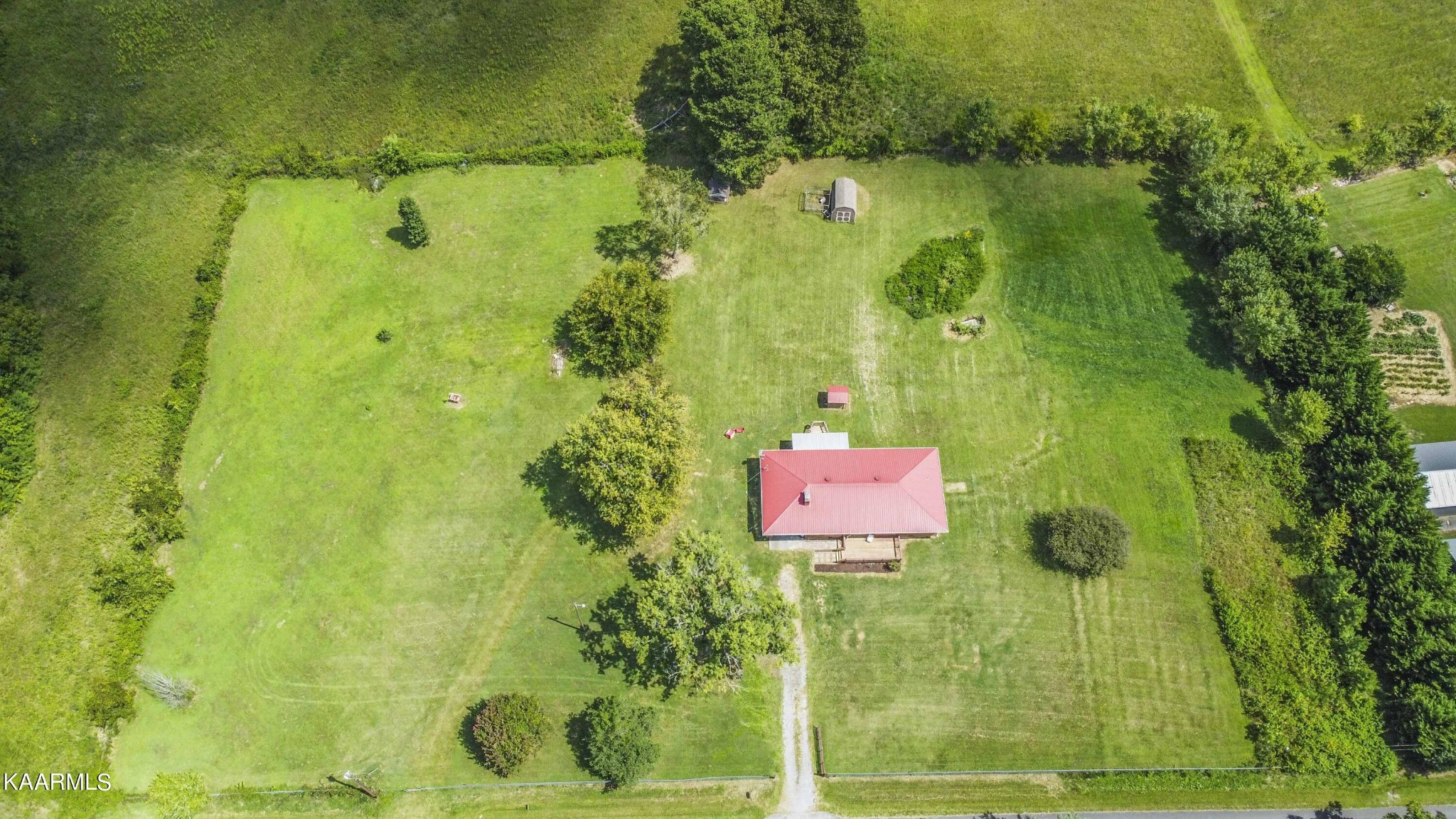 718 Ketner Road Dandridge, TN 37725 - Photo 4 of 41