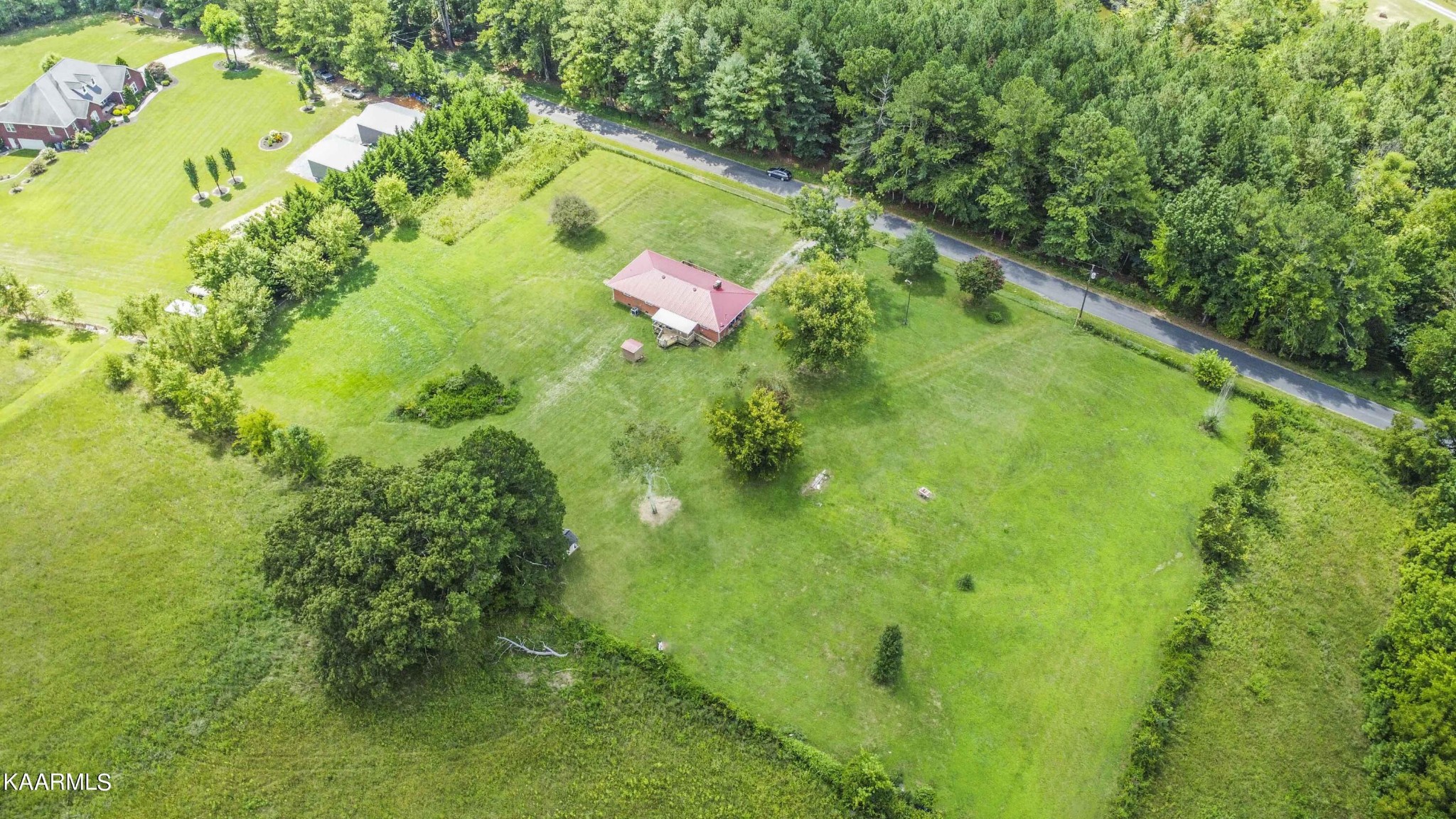 718 Ketner Road Dandridge, TN 37725 - Photo 6 of 41